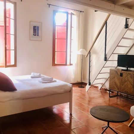 Roumanille Bed & Breakfast